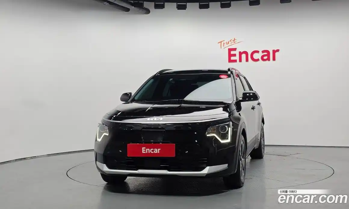 Kia Niro 2023 0.2 автомат (гидро), фото 3
