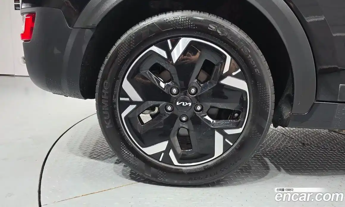 Kia Niro 2023 0.2 автомат (гидро), фото 5