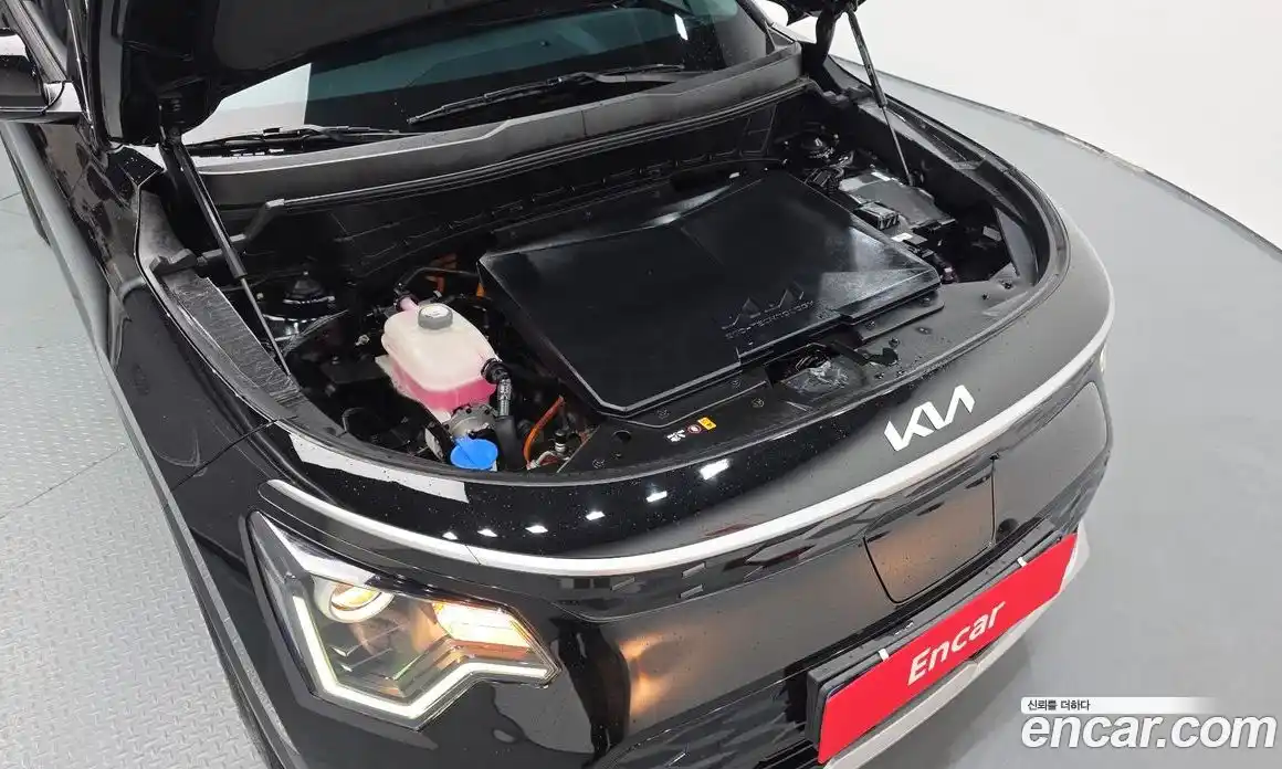 Kia Niro 2023 0.2 автомат (гидро), фото 6