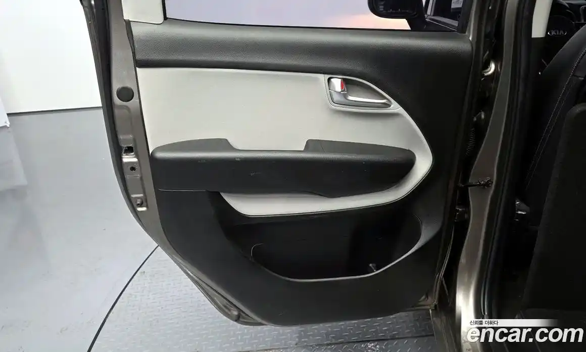 Kia Ray 2021 1.0 автомат (гидро), фото 14