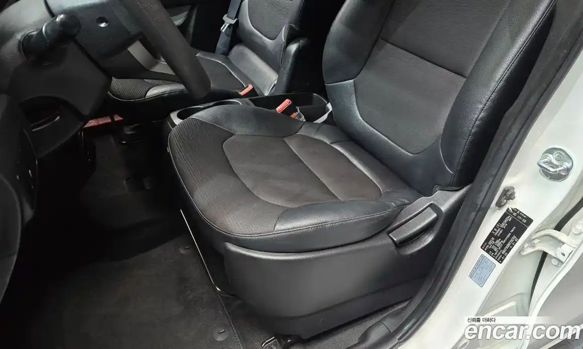 Kia Ray 2022 1.0 автомат (гидро), фото 27