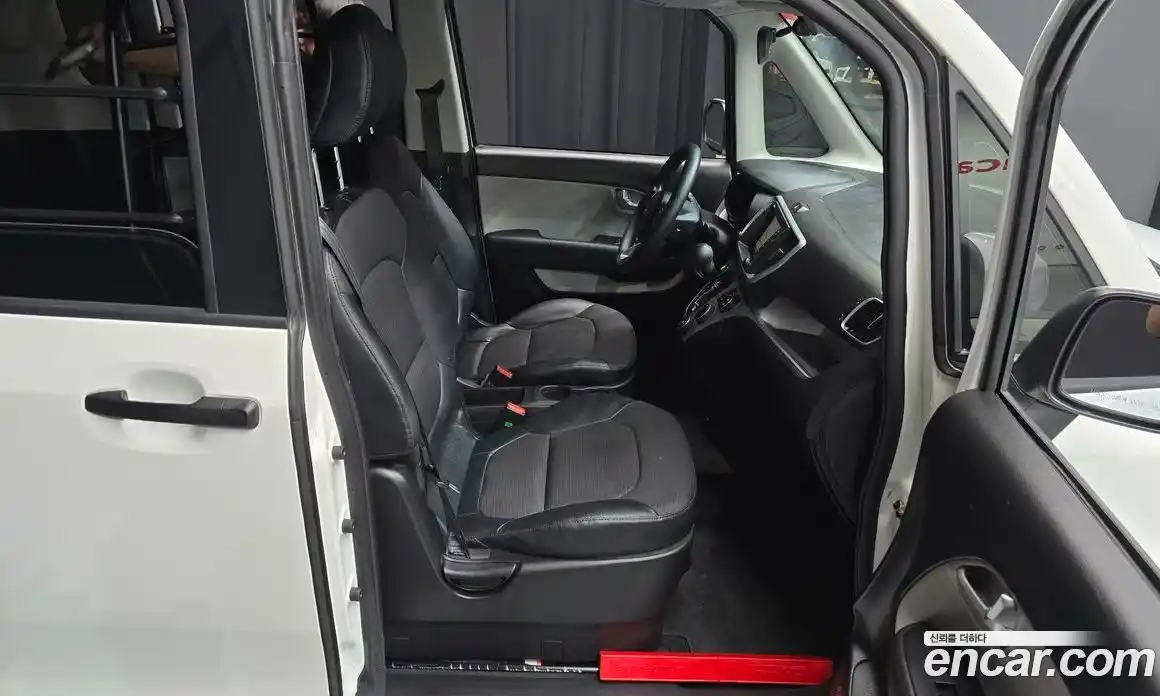 Kia Ray 2022 1.0 автомат (гидро), фото 30