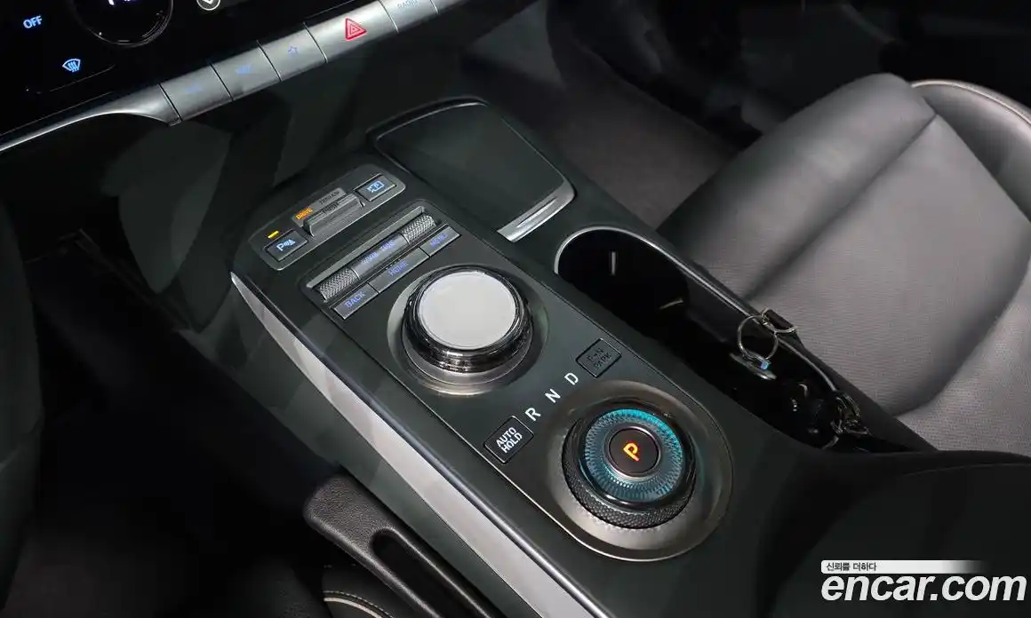 Genesis GV70 2022 0.1 автомат (гидро), фото 9