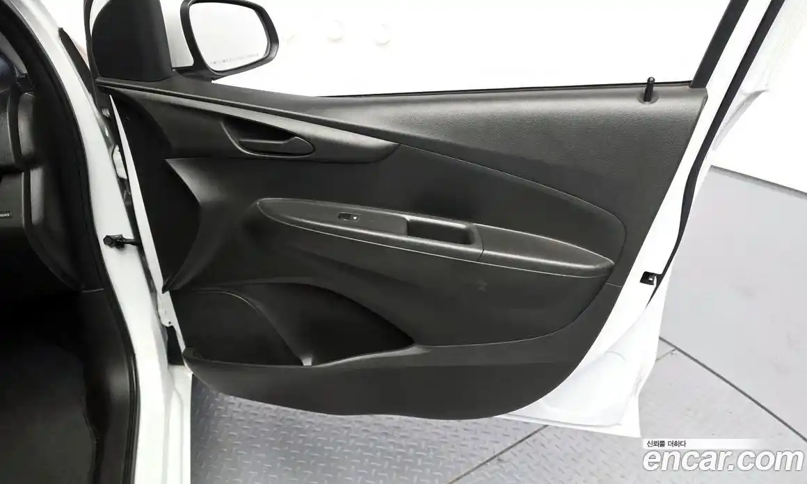 Chevrolet Spark 2019 1.0 автомат (гидро), фото 15