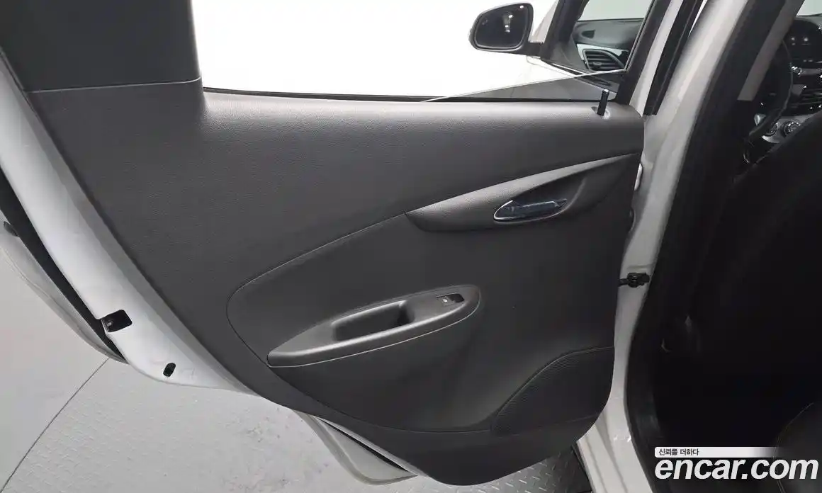 Chevrolet Spark 2020 1.0 автомат (гидро), фото 15