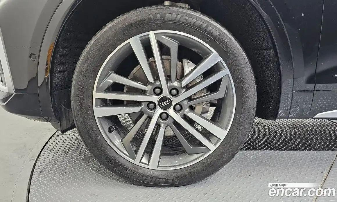 Audi Q5 2021 2.0 автомат (гидро), фото 5