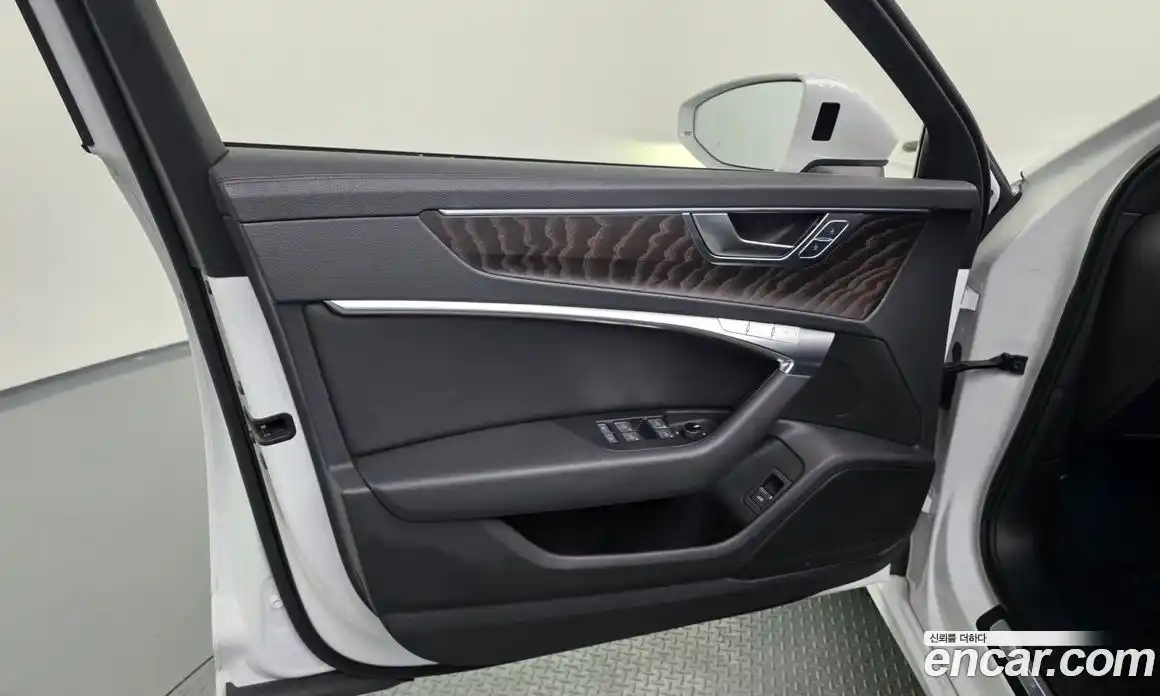Audi A6 2019 2.0 автомат (гидро), фото 14