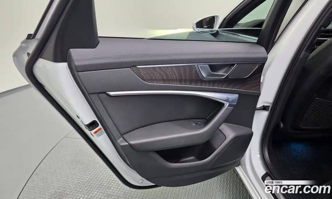 Audi A6 2019 2.0 автомат (гидро), фото 15
