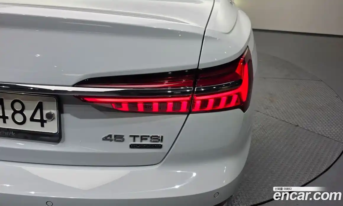 Audi A6 2019 2.0 автомат (гидро), фото 9