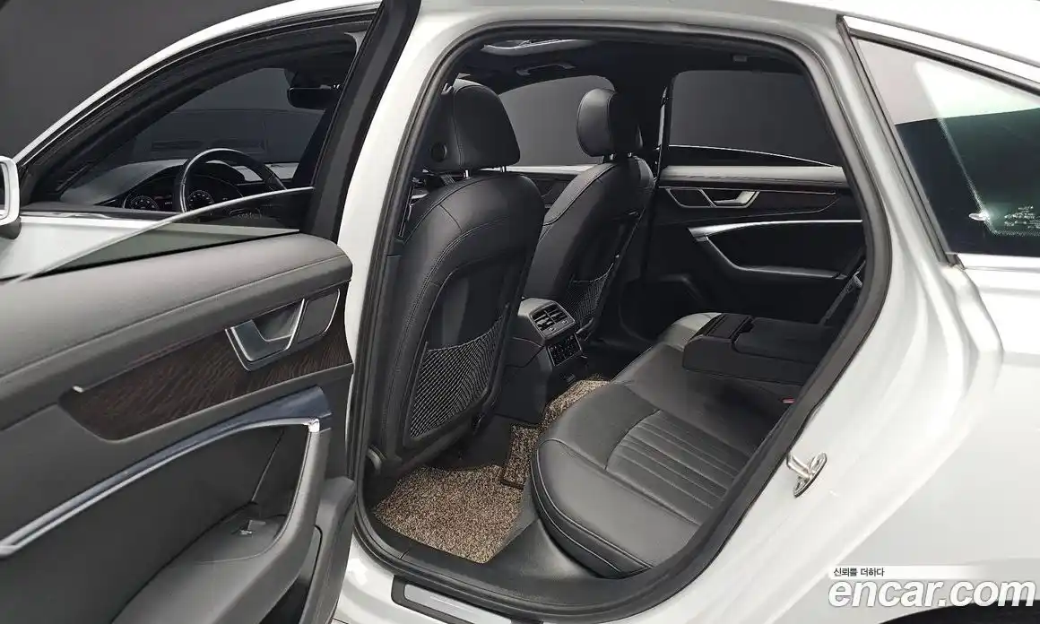Audi A6 2021 2.0 автомат (гидро), фото 18