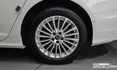 Audi A6 2021 2.0 автомат (гидро), миниатюра 7