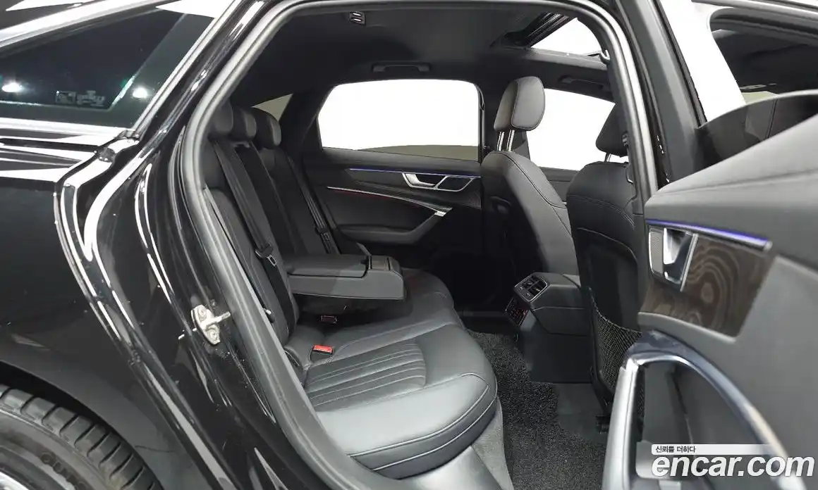 Audi A6 2020 2.0 автомат (гидро), фото 17