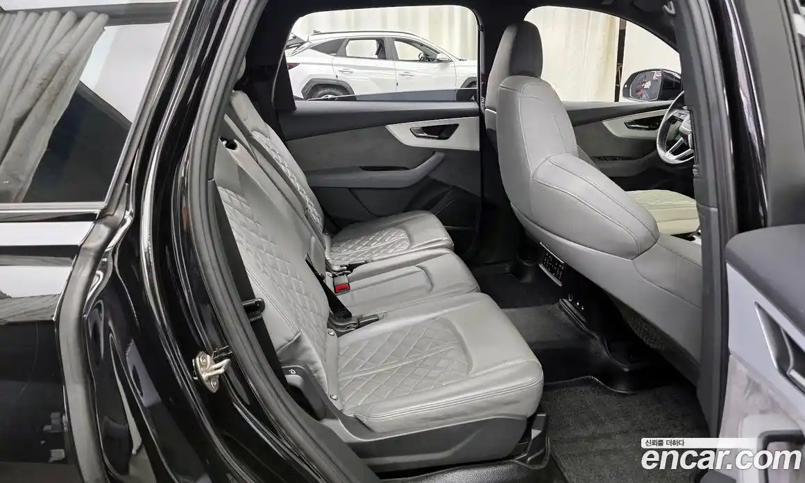Audi Q7 2022 3.0 автомат (гидро), фото 12