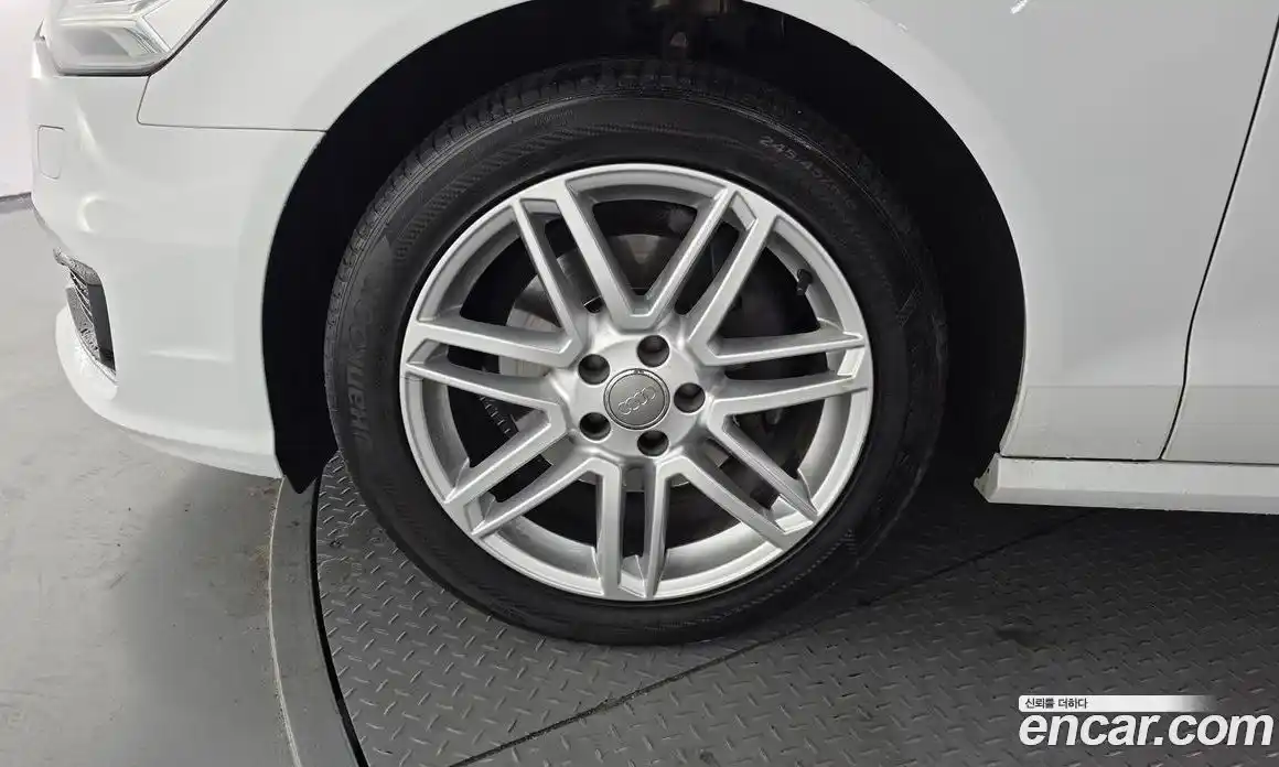 Audi A6 2016 2.0 автомат (гидро), фото 5