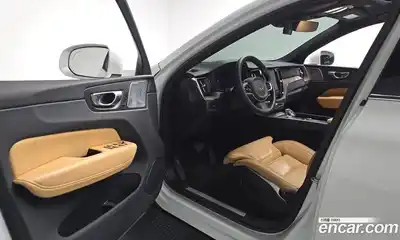 Volvo XC60 2023 2.0 автомат (гидро), миниатюра 12