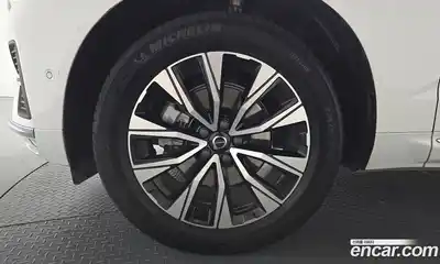 Volvo XC60 2023 2.0 автомат (гидро), миниатюра 4
