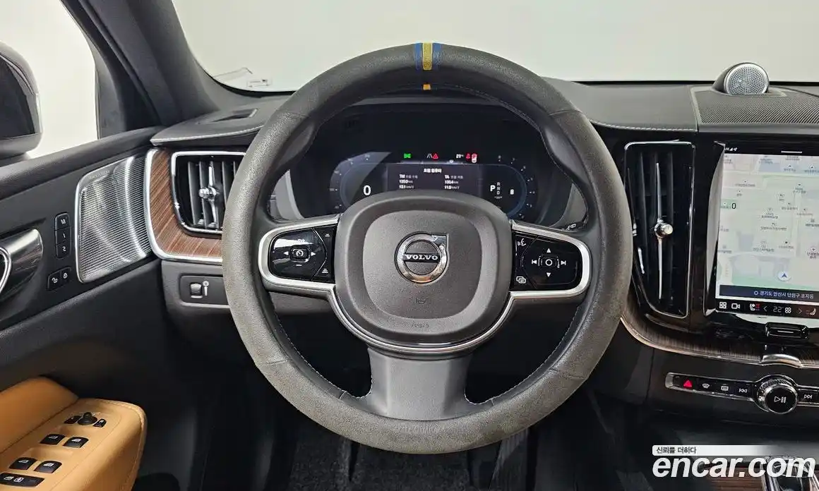Volvo XC60 2021 2.0 автомат (гидро), фото 20