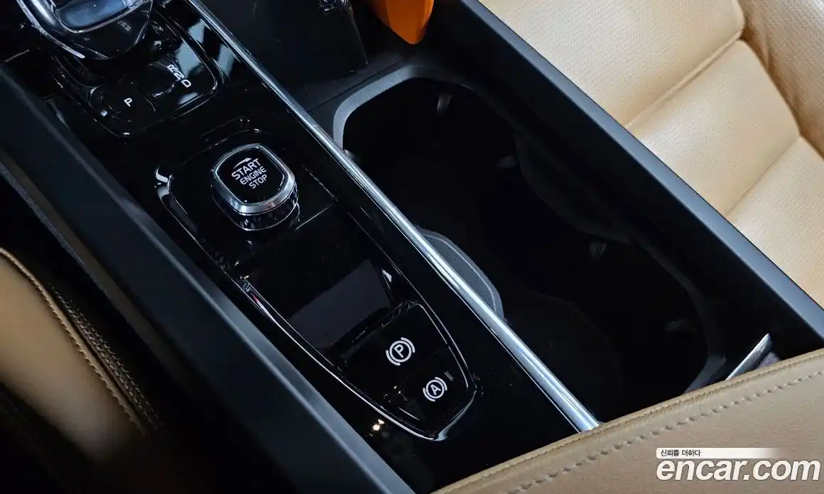 Volvo XC60 2021 2.0 автомат (гидро), фото 23