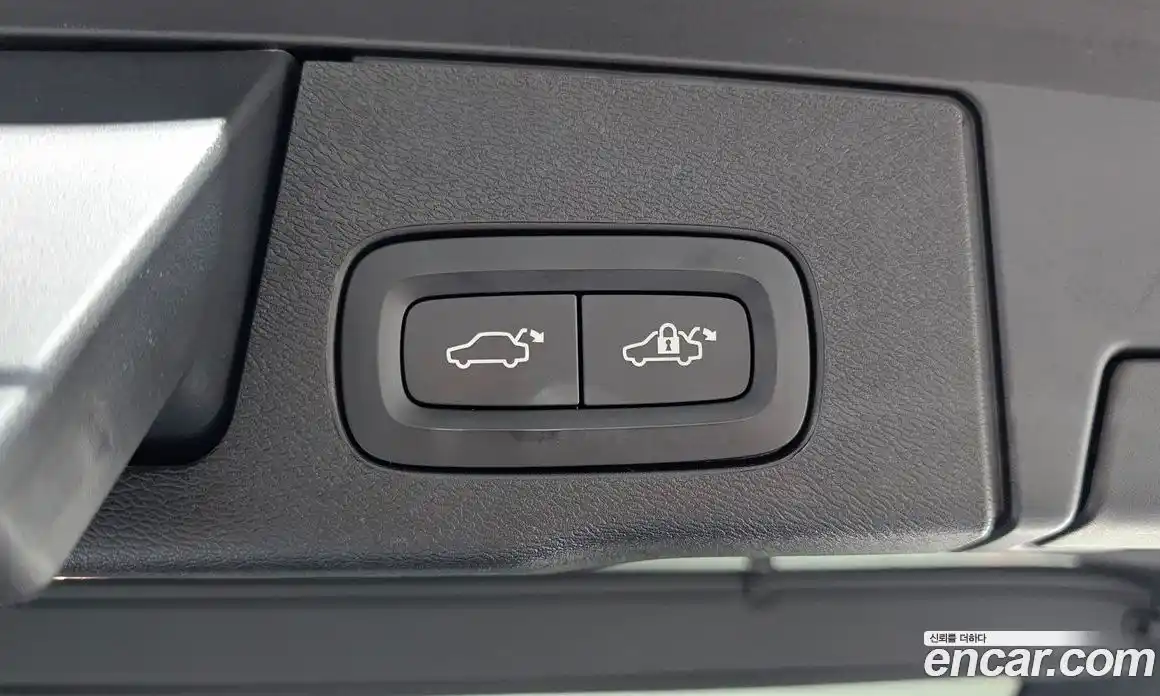 Volvo XC60 2021 2.0 автомат (гидро), фото 24