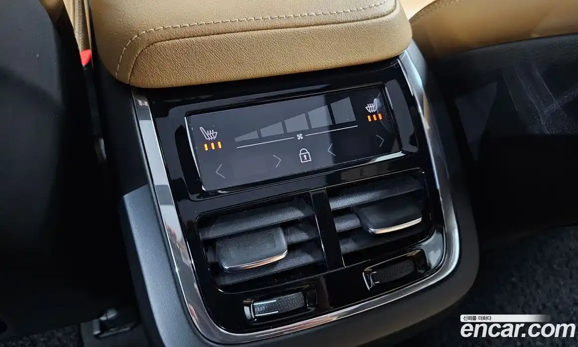 Volvo XC60 2021 2.0 автомат (гидро), фото 30
