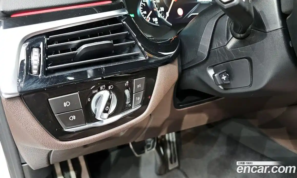 BMW 5 серия 2018 2.0 автомат (гидро), фото 25