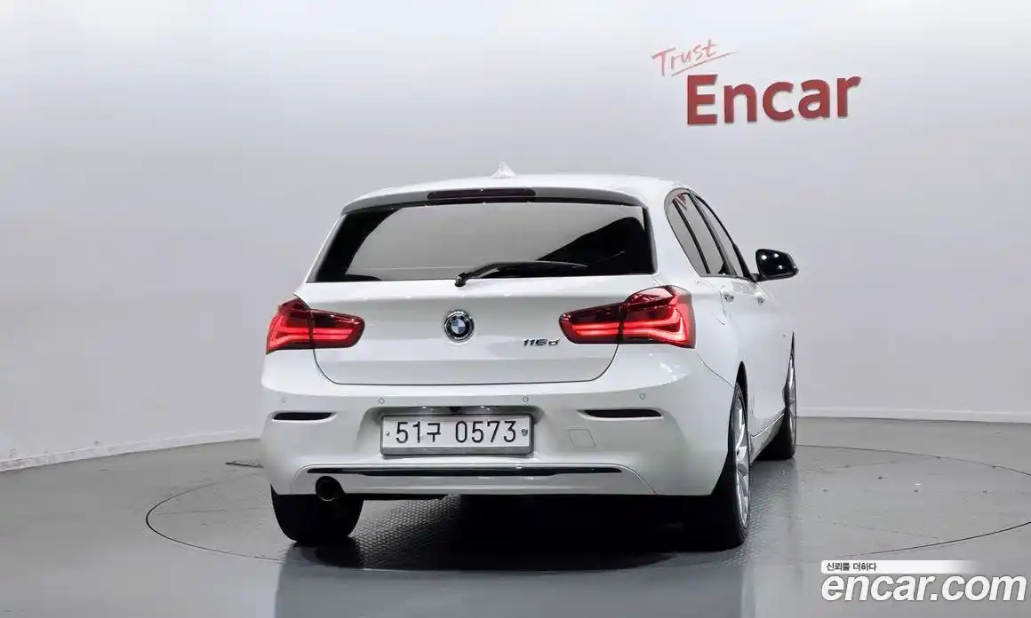 BMW 1 серия 2016 2.0 автомат (гидро), фото 4