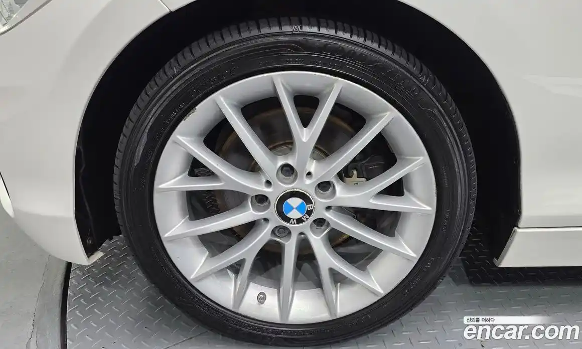 BMW 1 серия 2016 2.0 автомат (гидро), фото 5