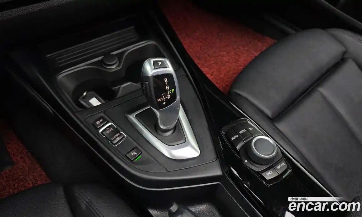BMW 1 серия 2016 2.0 автомат (гидро), фото 9