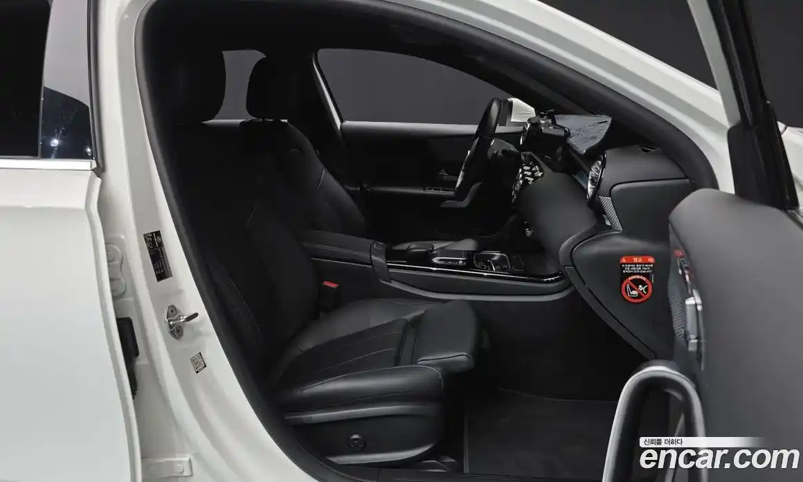 Mercedes-Benz A-Class 2022 2.0 гидро, фото 16