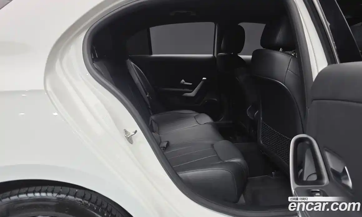 Mercedes-Benz A-Class 2022 2.0 гидро, фото 17