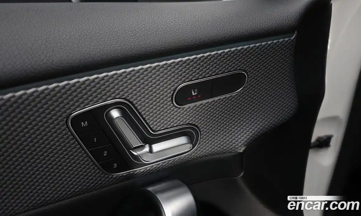 Mercedes-Benz A-Class 2022 2.0 гидро, фото 24
