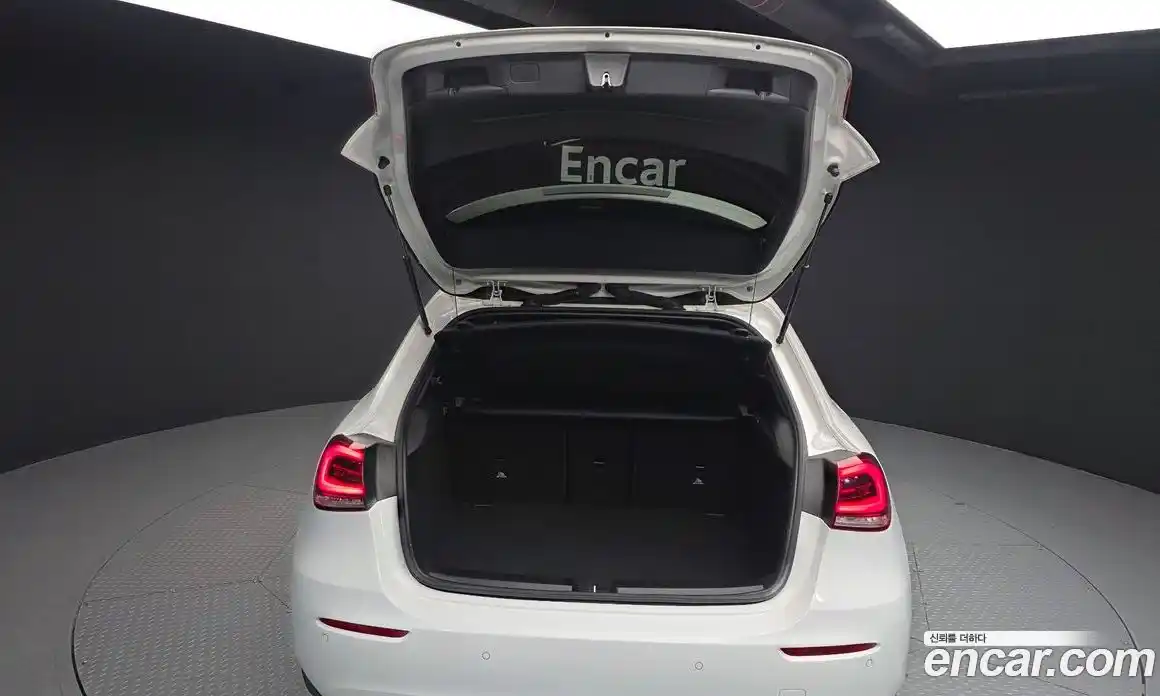 Mercedes-Benz A-Class 2022 2.0 гидро, фото 26