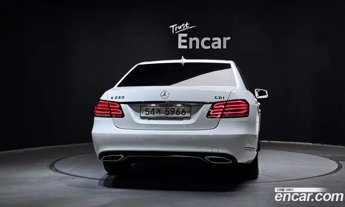 Mercedes-Benz E-Class 2014 2.1 автомат (гидро), фото 4