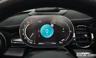 Mini Cooper Convertible 2024 1.5 автомат (гидро), миниатюра 11