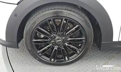Mini Cooper Convertible 2024 1.5 автомат (гидро), миниатюра 5