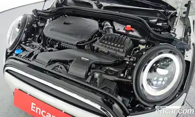 Mini Cooper Convertible 2024 1.5 автомат (гидро), миниатюра 6