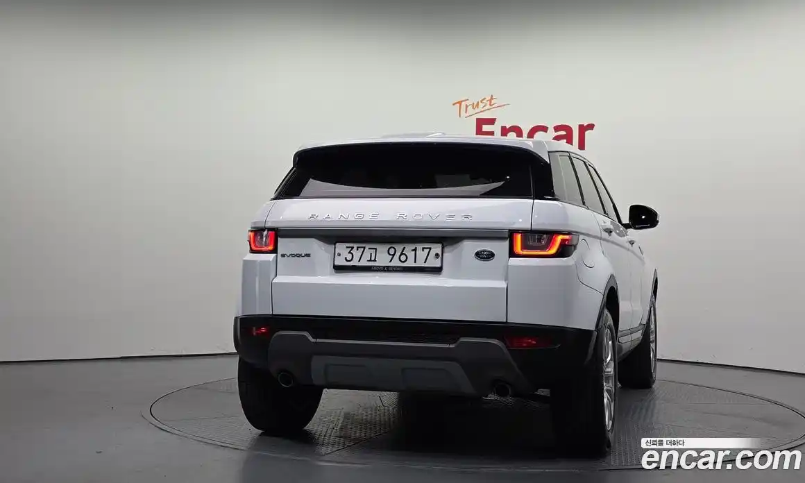 Land Rover Range Rover Evoque 2017 2.0 автомат (гидро), фото 4