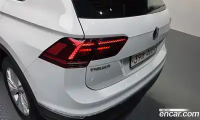 Volkswagen Tiguan 2017 2.0 автомат (гидро), миниатюра 9