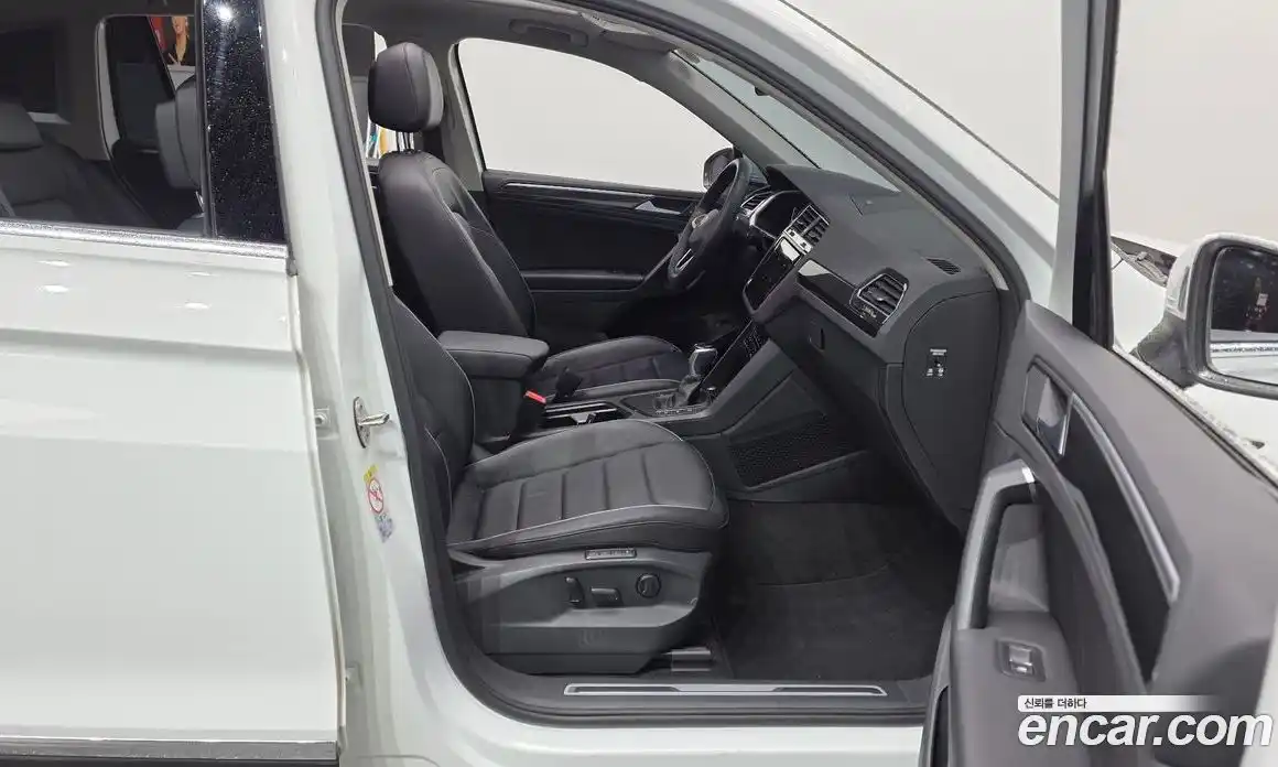 Volkswagen Tiguan 2021 2.0 автомат (гидро), фото 11