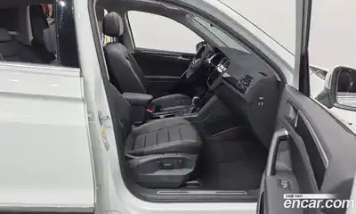 Volkswagen Tiguan 2021 2.0 автомат (гидро), миниатюра 11