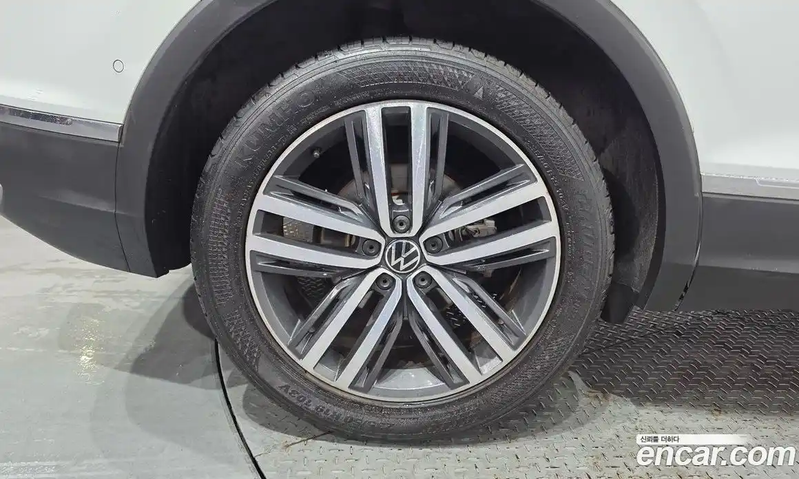Volkswagen Tiguan 2021 2.0 автомат (гидро), фото 5