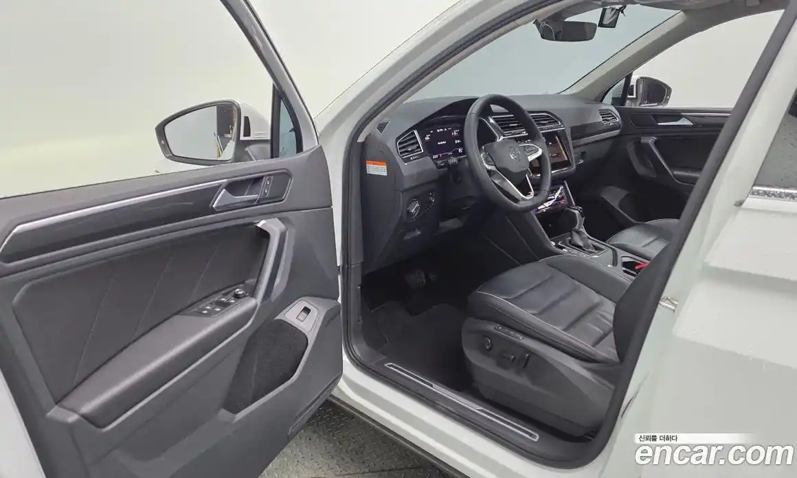 Volkswagen Tiguan 2021 2.0 автомат (гидро), фото 10