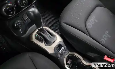 Jeep Renegade 2016 2.0 автомат (гидро), миниатюра 9