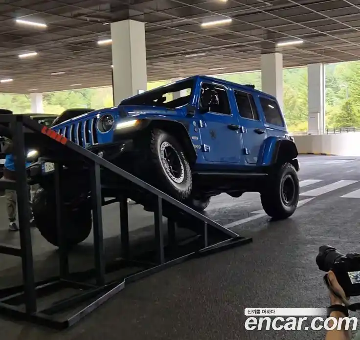 Jeep Wrangler 2021 2.0 автомат (гидро), фото 6