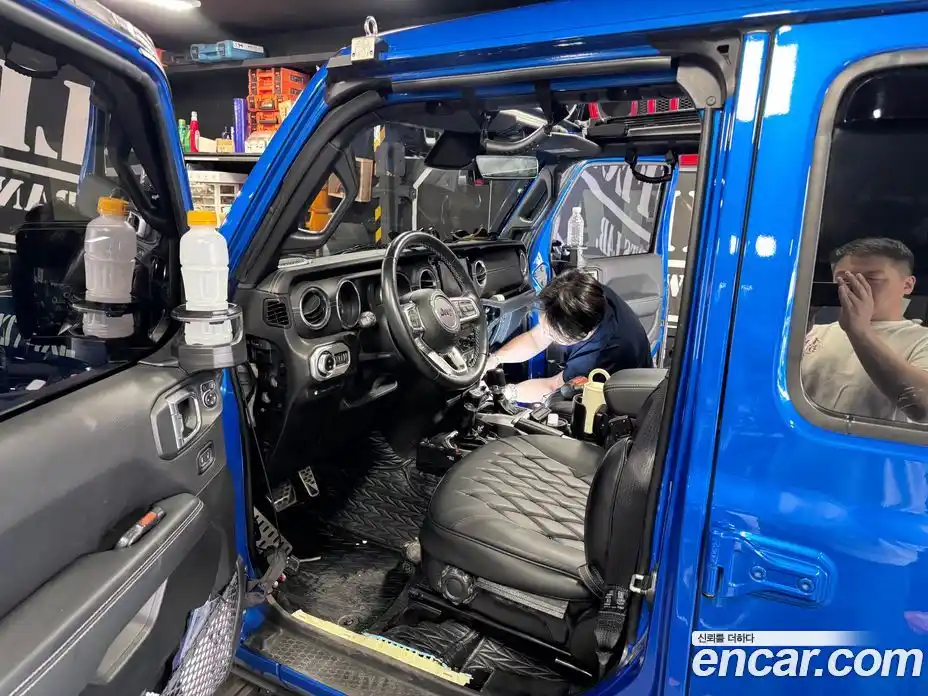 Jeep Wrangler 2021 2.0 автомат (гидро), фото 7