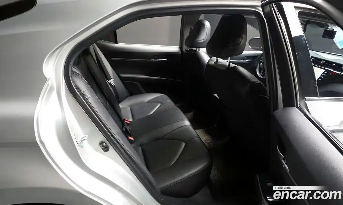 Toyota Camry 2019 2.5 гидро, фото 18