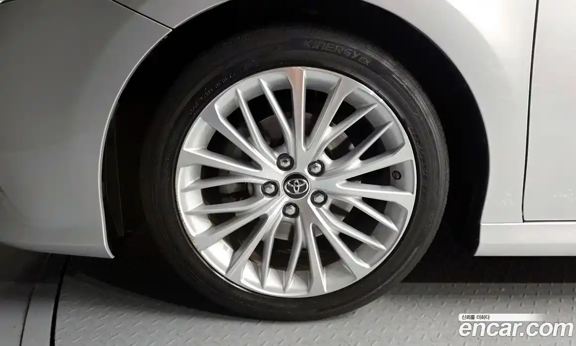 Toyota Camry 2019 2.5 гидро, фото 5