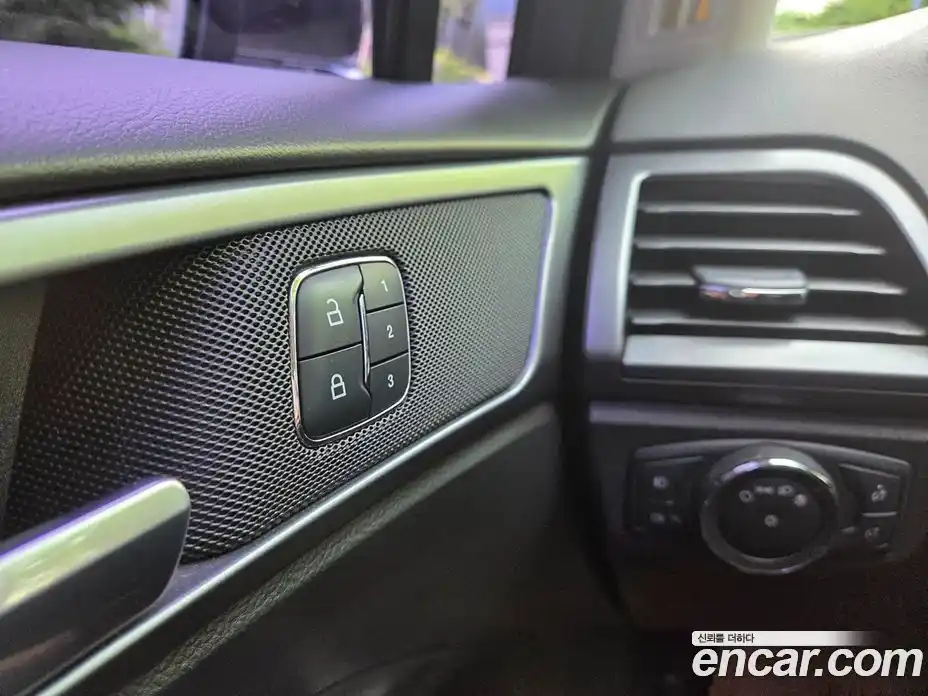 Ford Mondeo 2015 2.0 автомат (гидро), фото 11