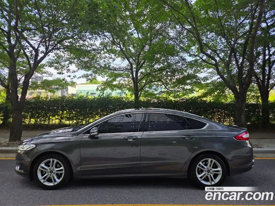 Ford Mondeo 2015 2.0 автомат (гидро), фото 17