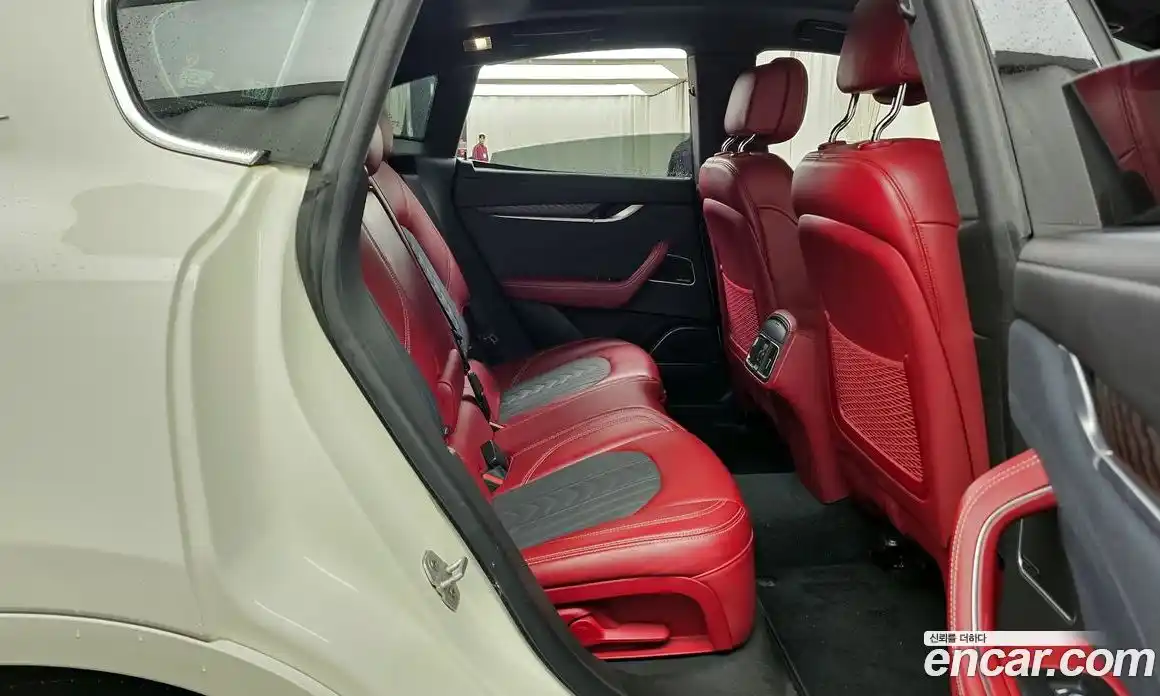 Maserati Levante 2019 3.0 гидро, фото 18